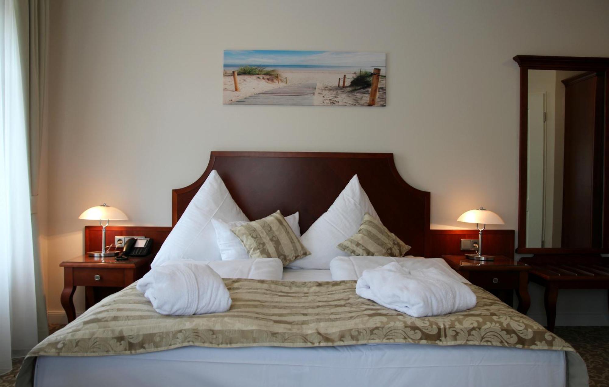 Avalon Hotel Bellevue Fehmarn Exterior foto